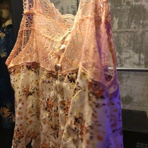 floral lace top